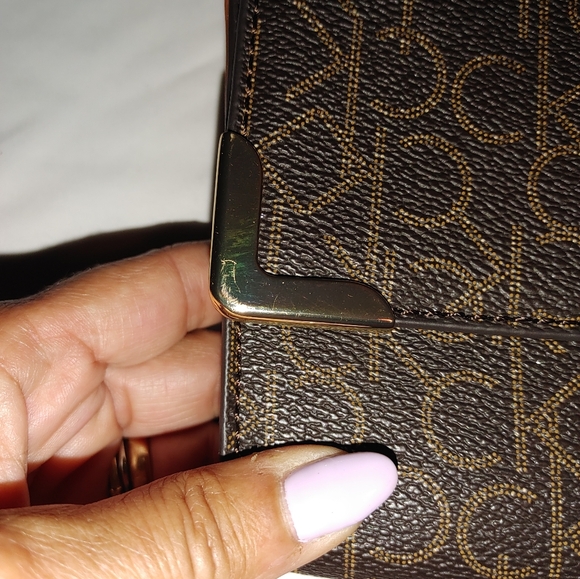 Calvin Klein crossbody purse - Picture 5 of 8